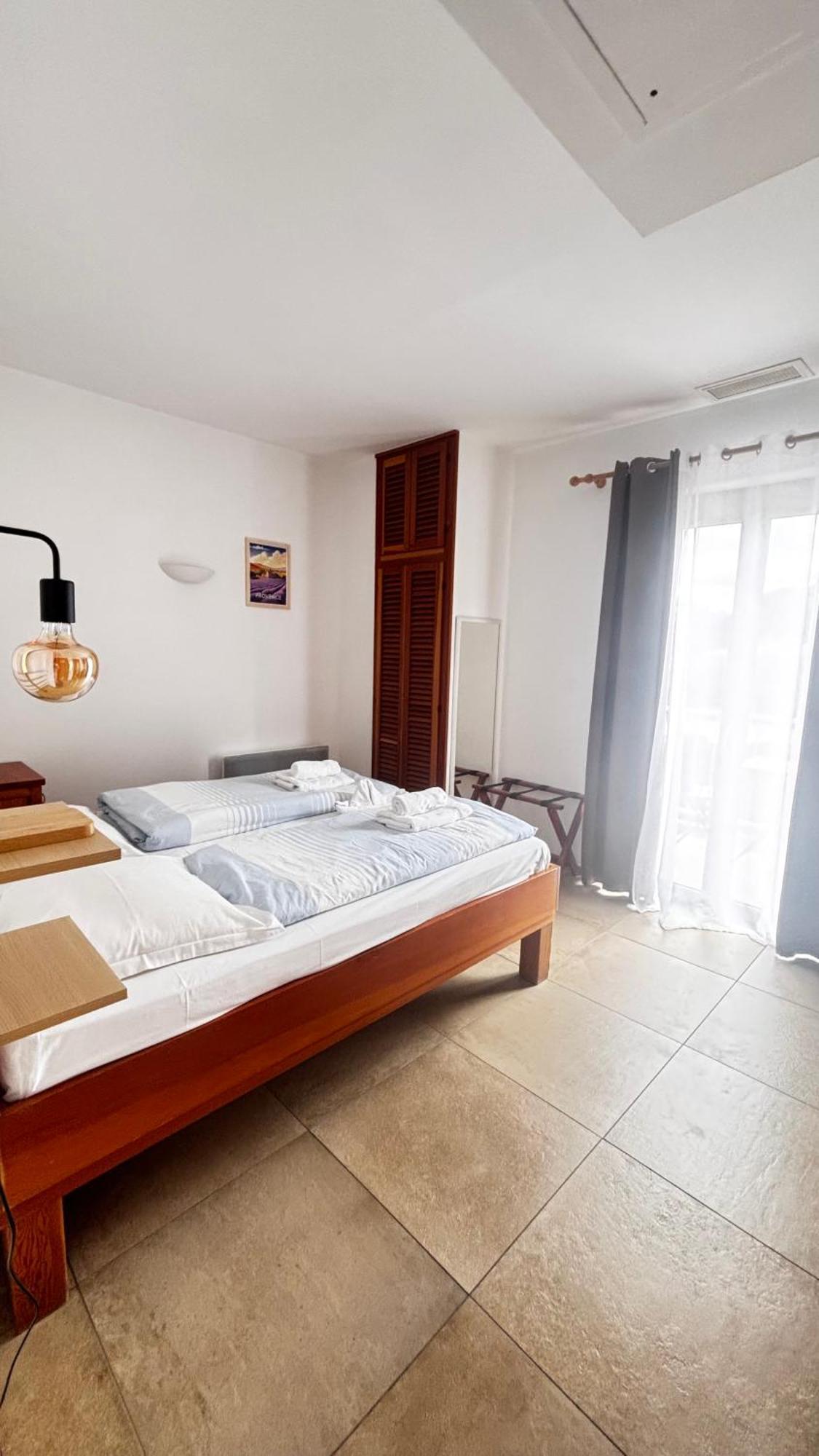 Hotel La Bastide Le Lavandou Luaran gambar