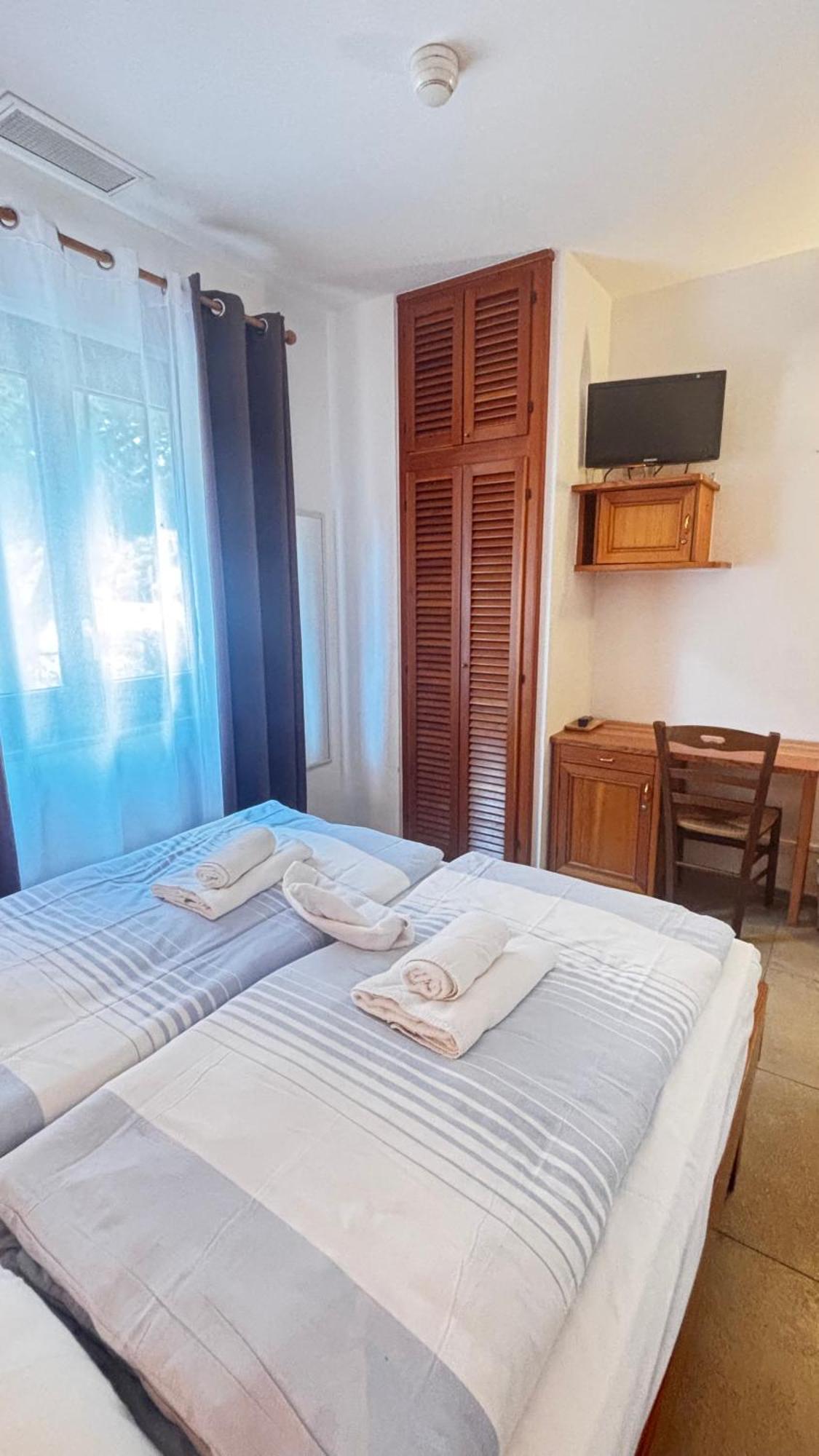 Hotel La Bastide Le Lavandou Luaran gambar
