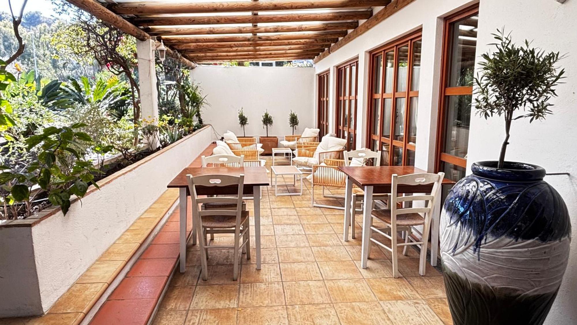 Hotel La Bastide Le Lavandou Luaran gambar