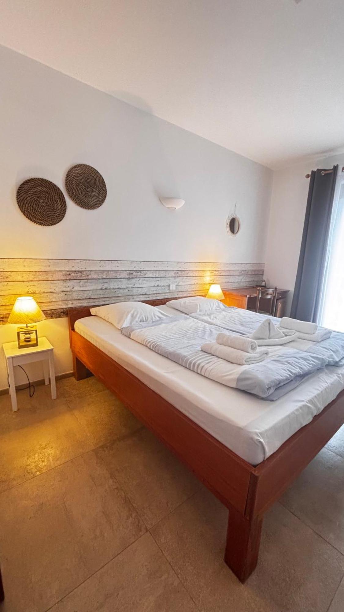 Hotel La Bastide Le Lavandou Luaran gambar