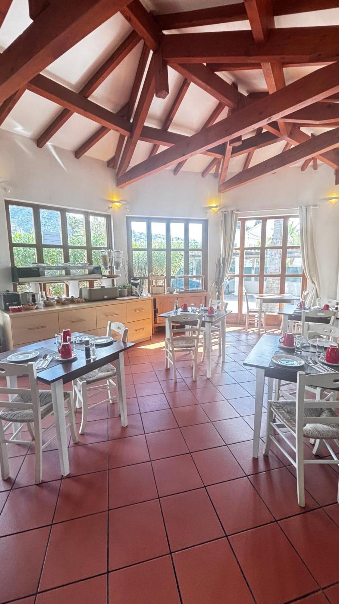 Hotel La Bastide Le Lavandou Luaran gambar