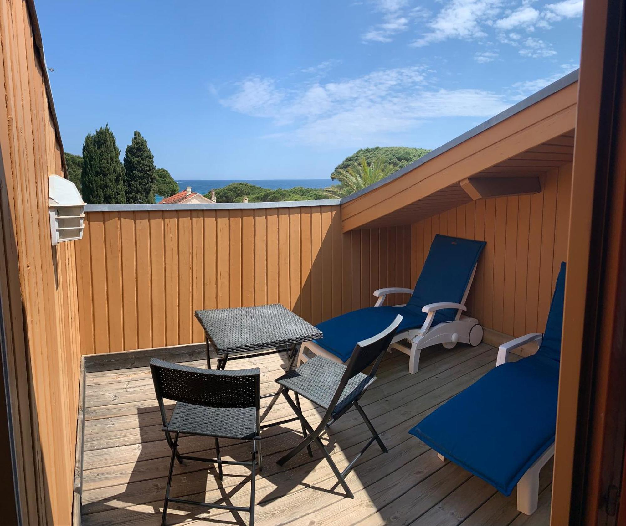 Hotel La Bastide Le Lavandou Luaran gambar