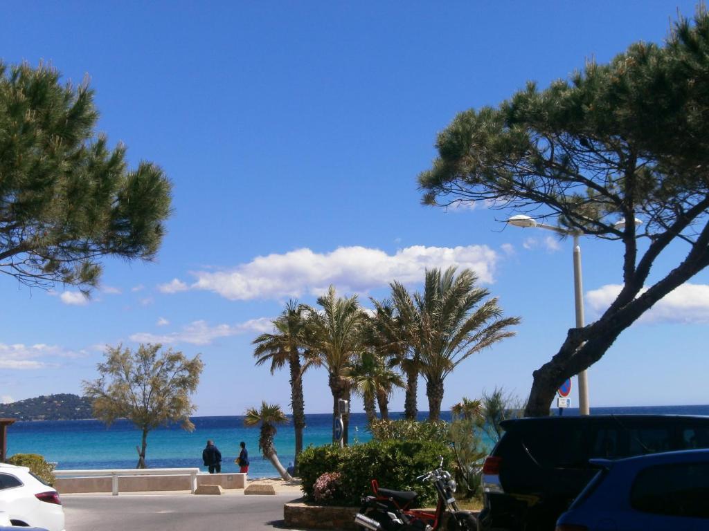 Hotel La Bastide Le Lavandou Luaran gambar